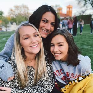 Meet your Posher, Claire